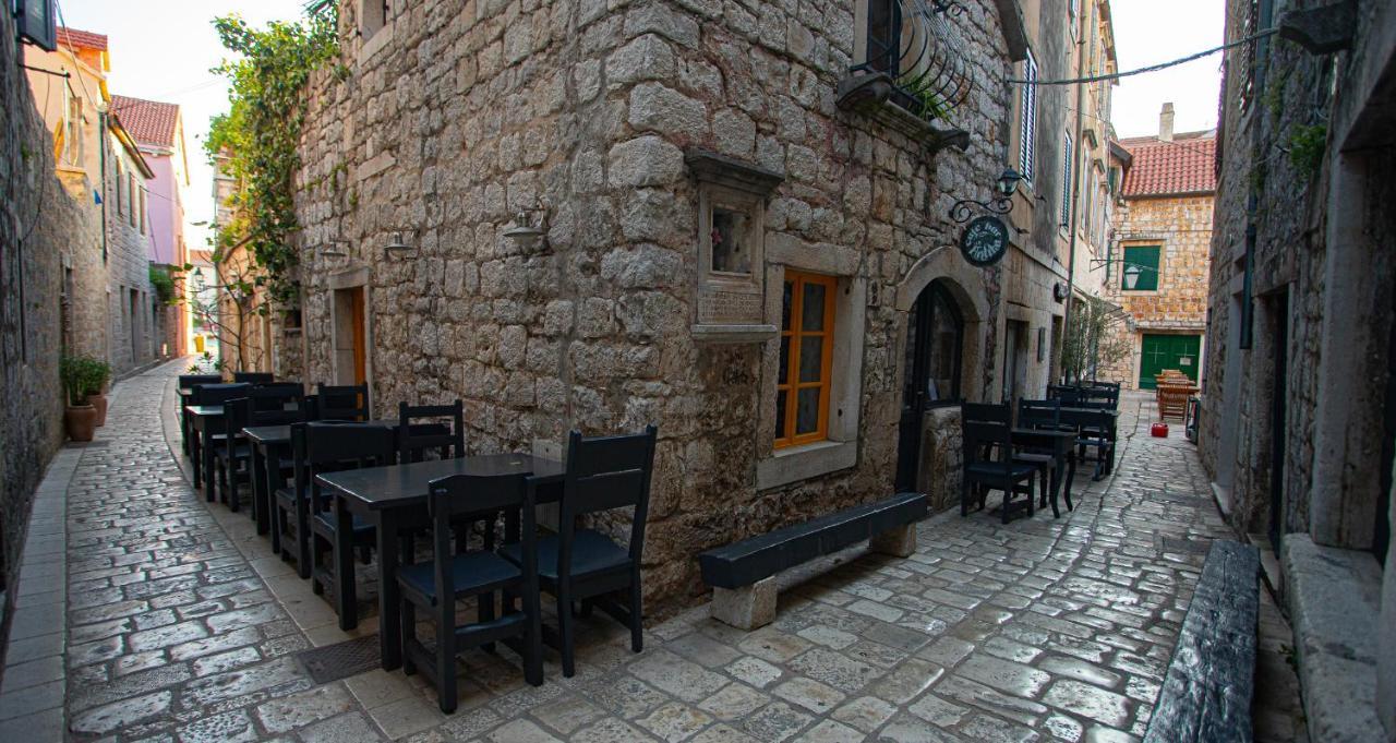 Apartments Ljubo Stari Grad  Exterior foto