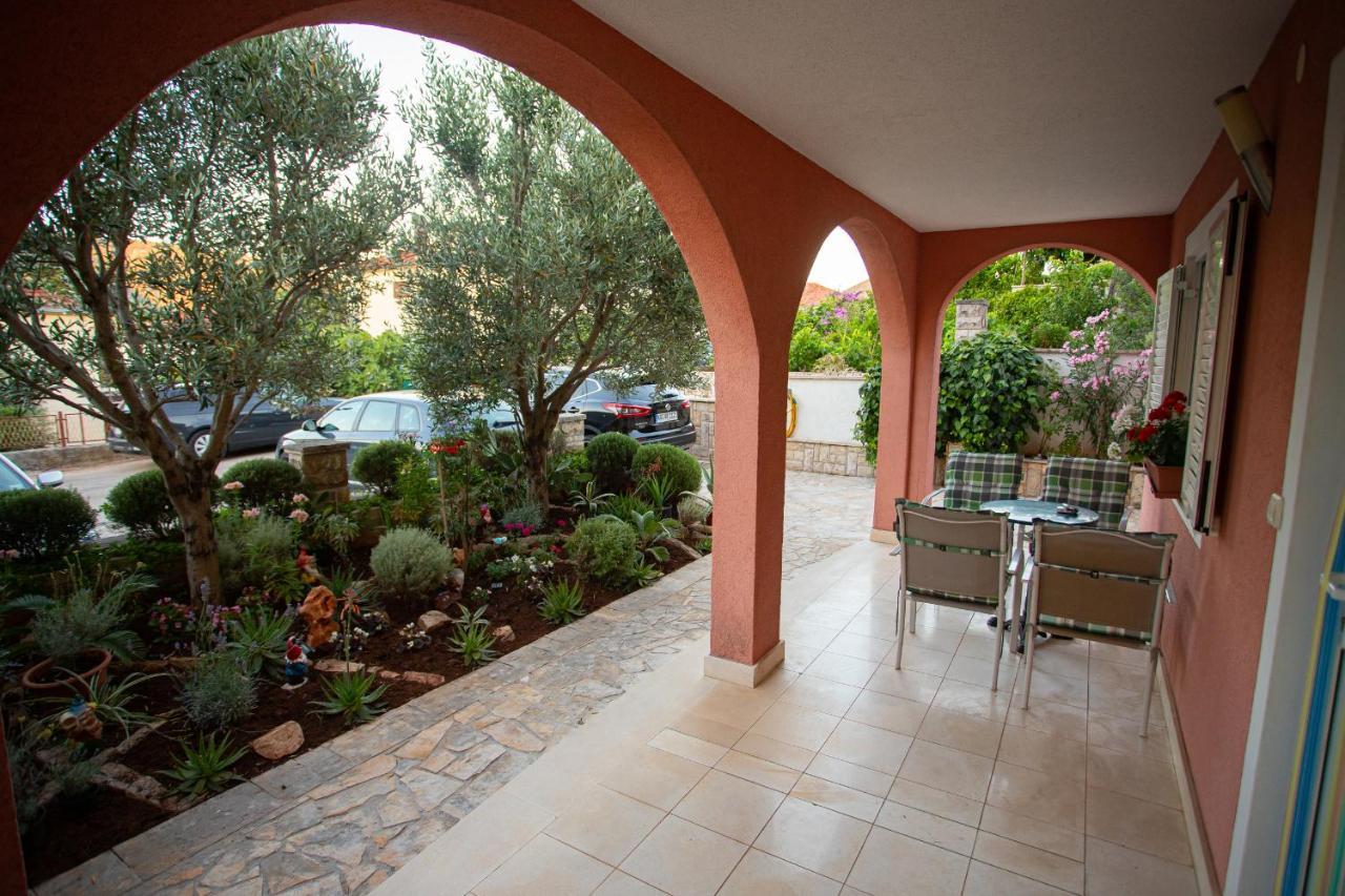 Apartments Ljubo Stari Grad  Exterior foto